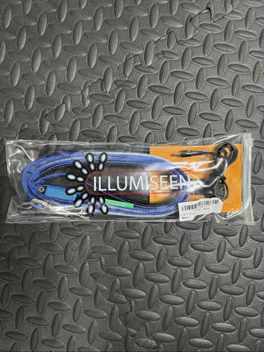 Rechargeable LED Dog Leash - Blue High-Visibility
